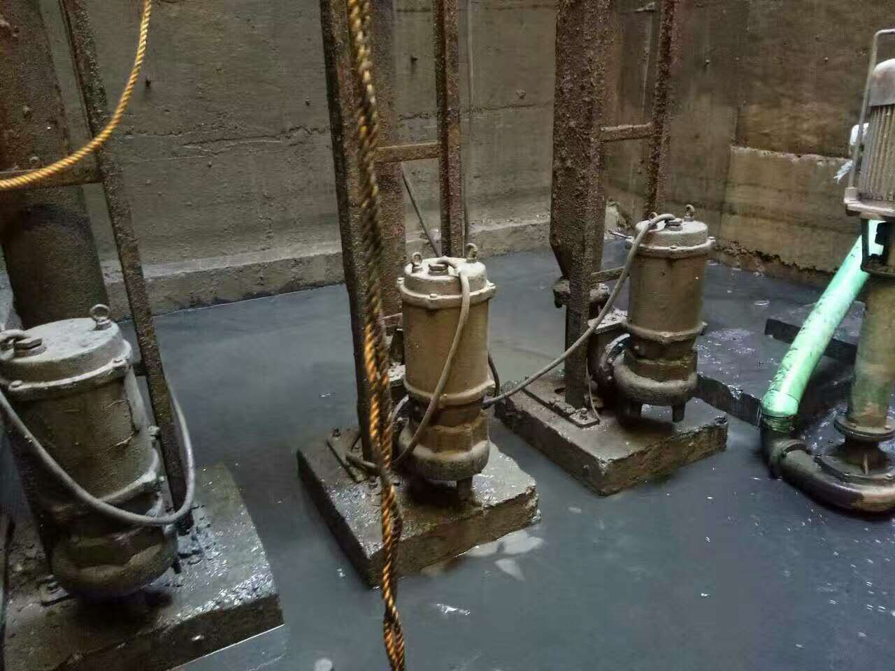 景谷污水池清理